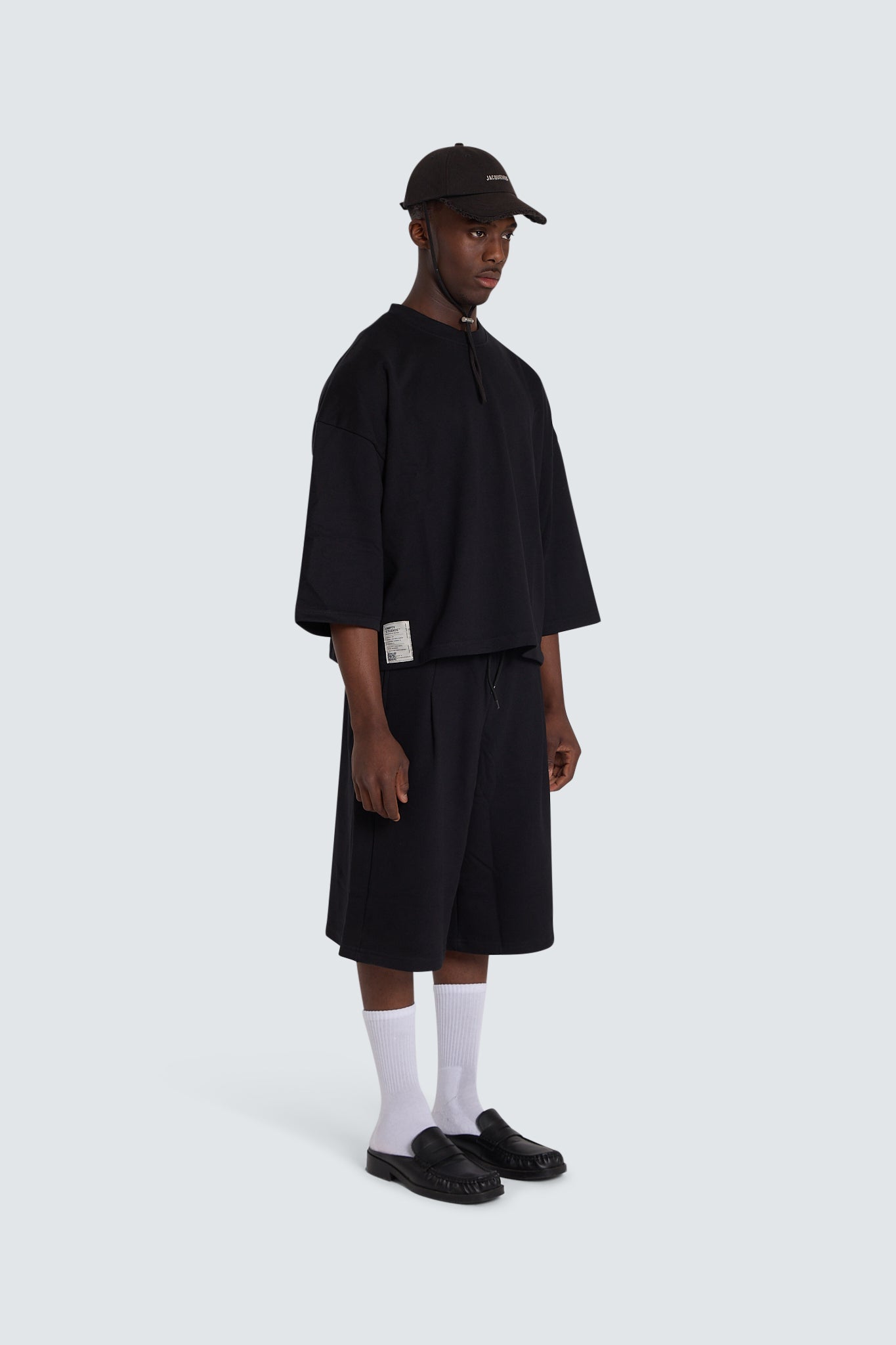 Essential Low Track Black